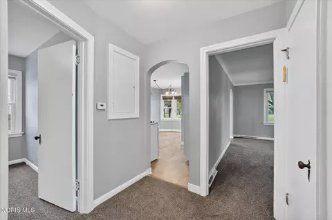 Entry Way - 2120 Marlow Rd, Toledo, OH 43613 photo 6 of 8