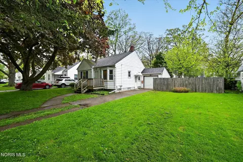 2120 Marlow Rd, Toledo, OH 43613