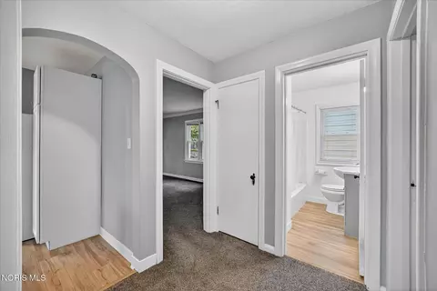 Entry Way - 2120 Marlow Rd, Toledo, OH 43613 photo 8 of 8