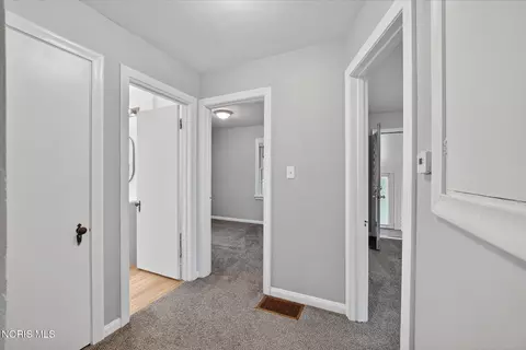 Entry Way - 2120 Marlow Rd, Toledo, OH 43613 photo 7 of 8