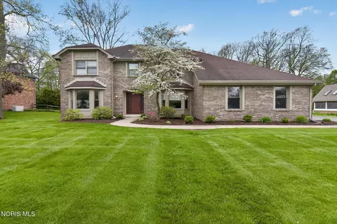 3001 Secretariat Rd, Ottawa Hills, OH 43615