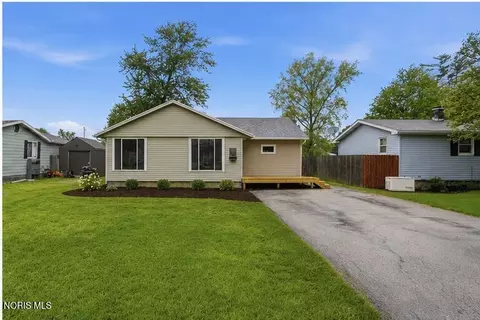 128 W Clark St, Fostoria, OH 44830