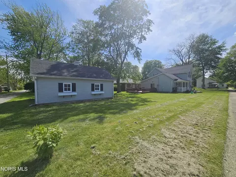 Exterior - 515 Cherry St, Genoa, OH 43430 photo 6 of 8