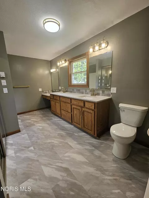 Bath - 515 Cherry St, Genoa, OH 43430 photo 1 of 4