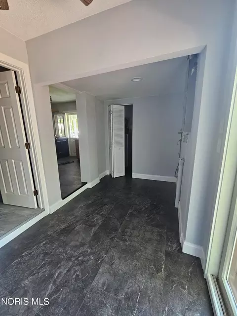 Entry Way - 515 Cherry St, Genoa, OH 43430 photo 2 of 3