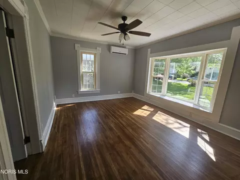 Living - 515 Cherry St, Genoa, OH 43430 photo 3 of 5