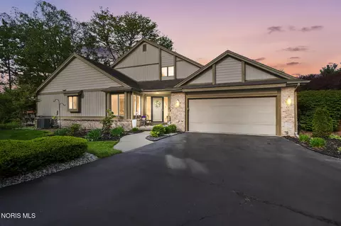6911 Milrose Ln, Toledo, OH 43617