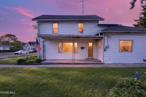 206 Franklin Ave, Swanton, OH 43558