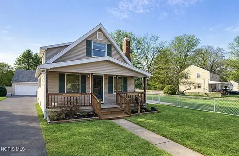 711 Sawyer Rd, Toledo, OH 43615