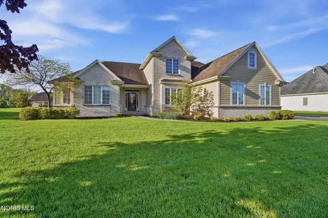 8453 Snapdragon Ln, Monclova, OH 43542