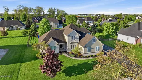 8453 Snapdragon Ln, Monclova, OH 43542