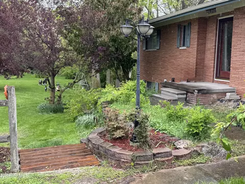 19270 W State Route 105, Elmore, OH 43416