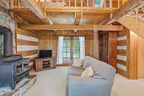 Living - 3309 Township Road 42, Rawson, OH 45881 photo 2 of 3