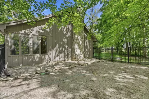 Exterior - 3309 Township Road 42, Rawson, OH 45881 photo 11 of 15