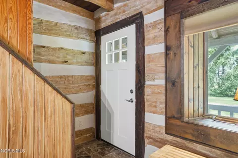 Entry Way - 3309 Township Road 42, Rawson, OH 45881 photo 1 of 2