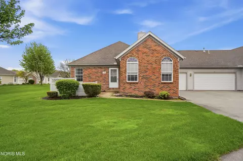 58 E Foxgate Cir, Bowling Green, OH 43402