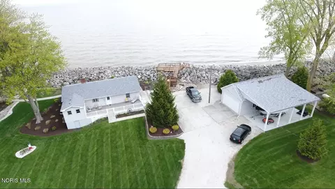 12205 Lagoon Dr, Curtice, OH 43412