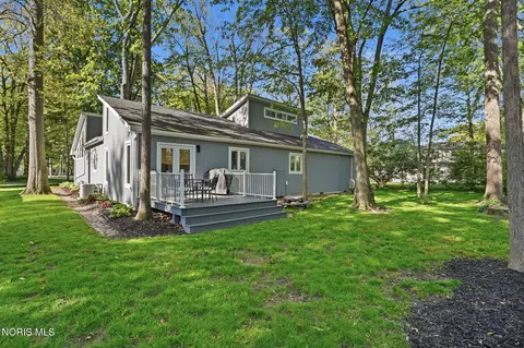 Exterior - 1908 Windsor Pl, Findlay, OH 45840 photo 4 of 14
