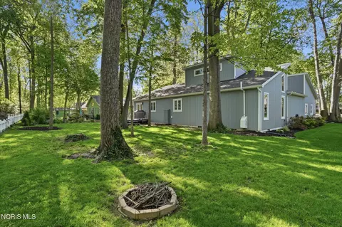 Exterior - 1908 Windsor Pl, Findlay, OH 45840 photo 6 of 14