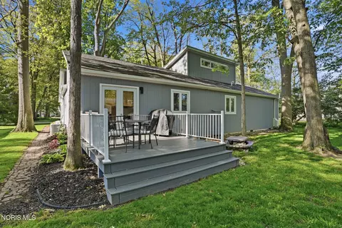 Exterior - 1908 Windsor Pl, Findlay, OH 45840 photo 10 of 14
