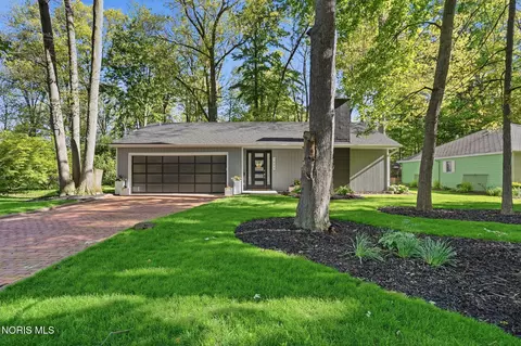 Exterior - 1908 Windsor Pl, Findlay, OH 45840 photo 2 of 14