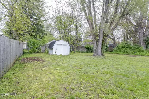 Exterior - 821 Elysian Ave, Toledo, OH 43607 photo 6 of 7