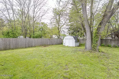 Exterior - 821 Elysian Ave, Toledo, OH 43607 photo 5 of 7