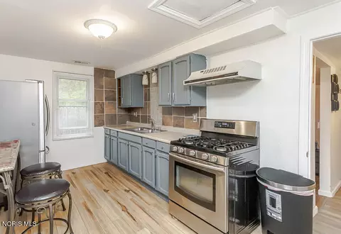 Kitchen - 821 Elysian Ave, Toledo, OH 43607 photo 1 of 7
