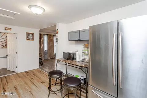 Kitchen - 821 Elysian Ave, Toledo, OH 43607 photo 5 of 7