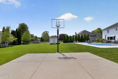 Exterior - 3159 Estuary Pl, Maumee, OH 43537 photo 12 of 13