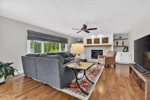 Living - 3159 Estuary Pl, Maumee, OH 43537 photo 1 of 3