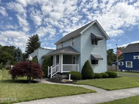 156 Elm St, Fostoria, OH 44830