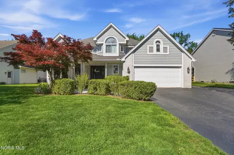 5065 Green Spruce Dr, Sylvania, OH 43560