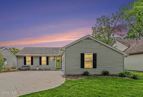 520 Bennington Dr, Maumee, OH 43537