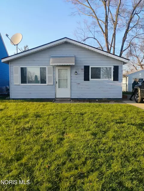 4434 Dunloe Ct, Toledo, OH 43615