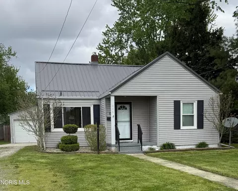 406 W Park St, Oak Harbor, OH 43449