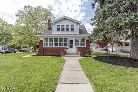 1616 Yosemite Dr, Toledo, OH 43614