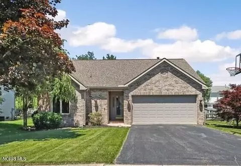 7262 Twin Lakes Rd, Perrysburg, OH 43551