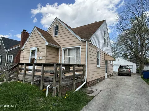 812 Continental Blvd, Toledo, OH 43607 photo 3