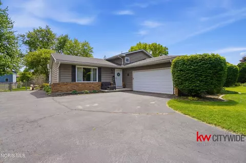 1740 Cass Rd, Maumee, OH 43537