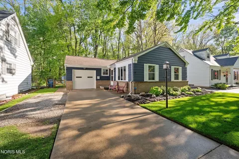 3813 Philmar Dr, Toledo, OH 43623
