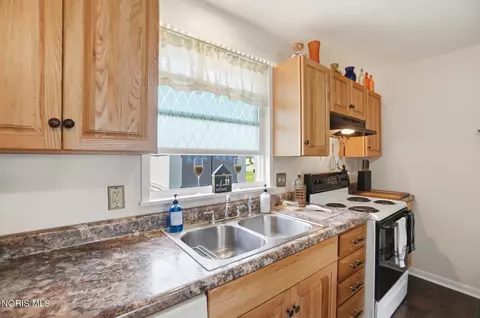 569 N Johnson St, Ada, OH 45810 photo 10