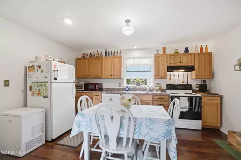 569 N Johnson St, Ada, OH 45810 photo 7