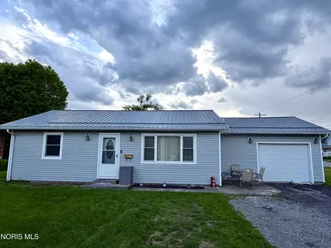 569 N Johnson St, Ada, OH 45810