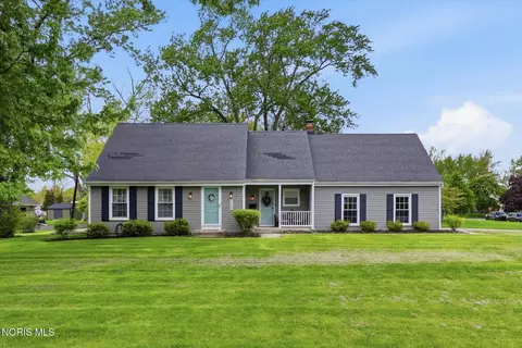 5809 Wakefield Dr, Sylvania, OH 43560