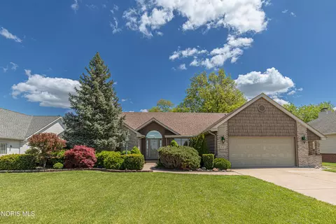 917 S Lallendorf Rd, Oregon, OH 43616