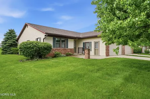 65 Westwood Dr, Tiffin, OH 44883