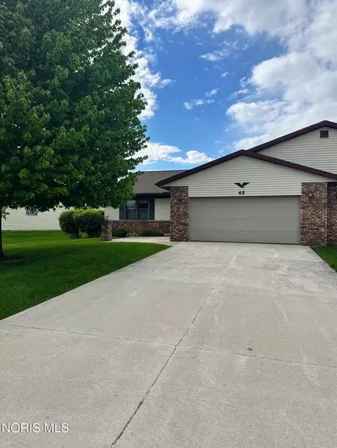 65 Westwood Dr, Tiffin, OH 44883