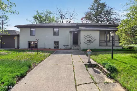 3570 Indian Rd, Ottawa Hills, OH 43606