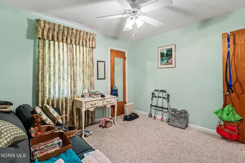Bedroom - 2425 River Rd, Maumee, OH 43537 photo 3 of 6